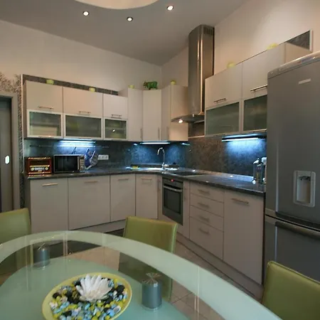 Apartment No 21 - I P Pavlova 34 *